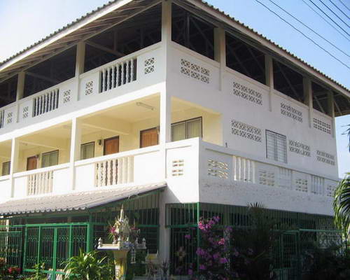 Freehold Apartment Building for Freehold